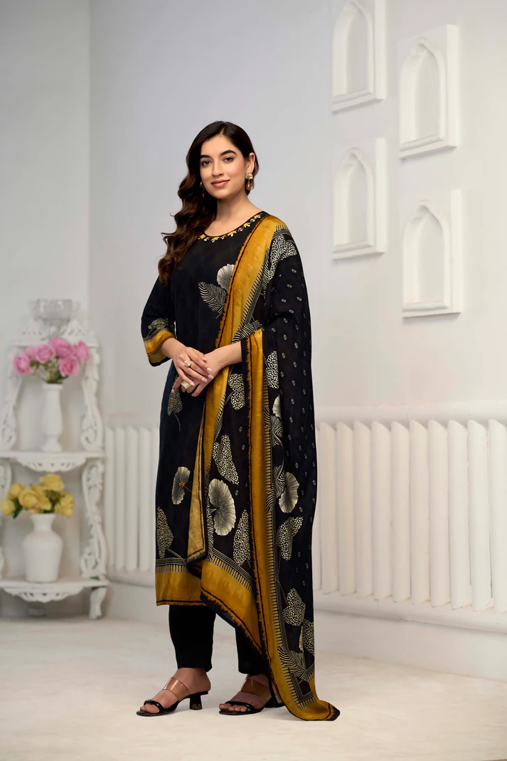 Black Kurta Set with Neck Handwork Set of Kurti With Pant & Dupatta