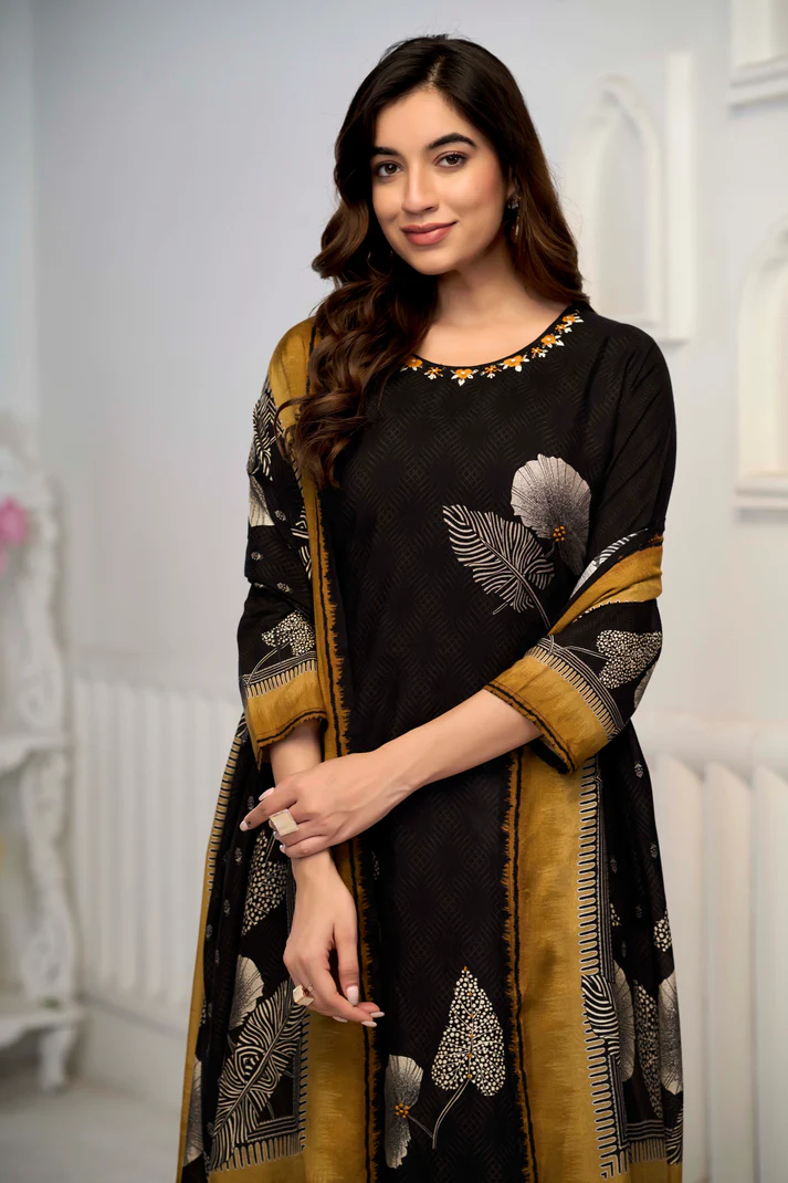 Black Kurta Set with Neck Handwork Set of Kurti With Pant & Dupatta